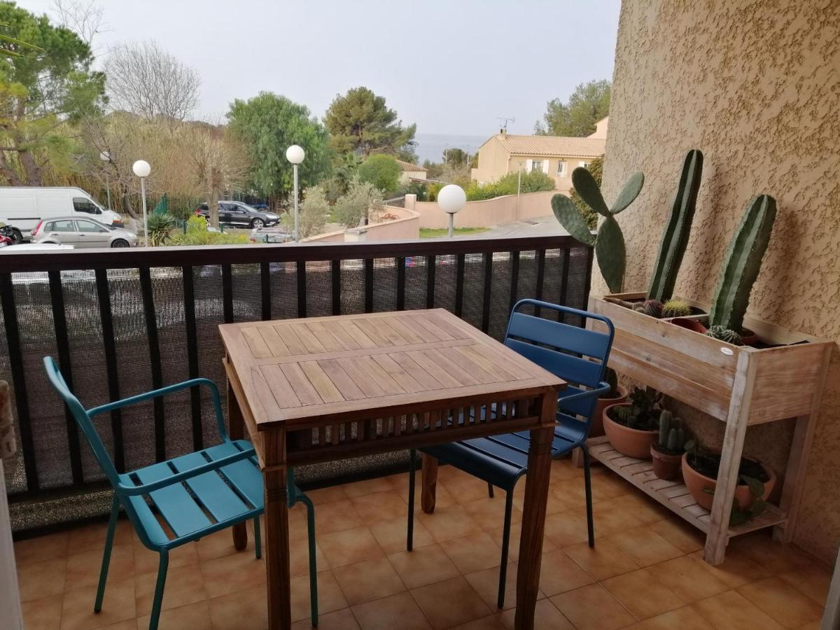 Sanary Les Gorguettes, Studio Avec Terrasse Vue Mer, A 10 Min A Pieds De La Plage Dış mekan fotoğraf