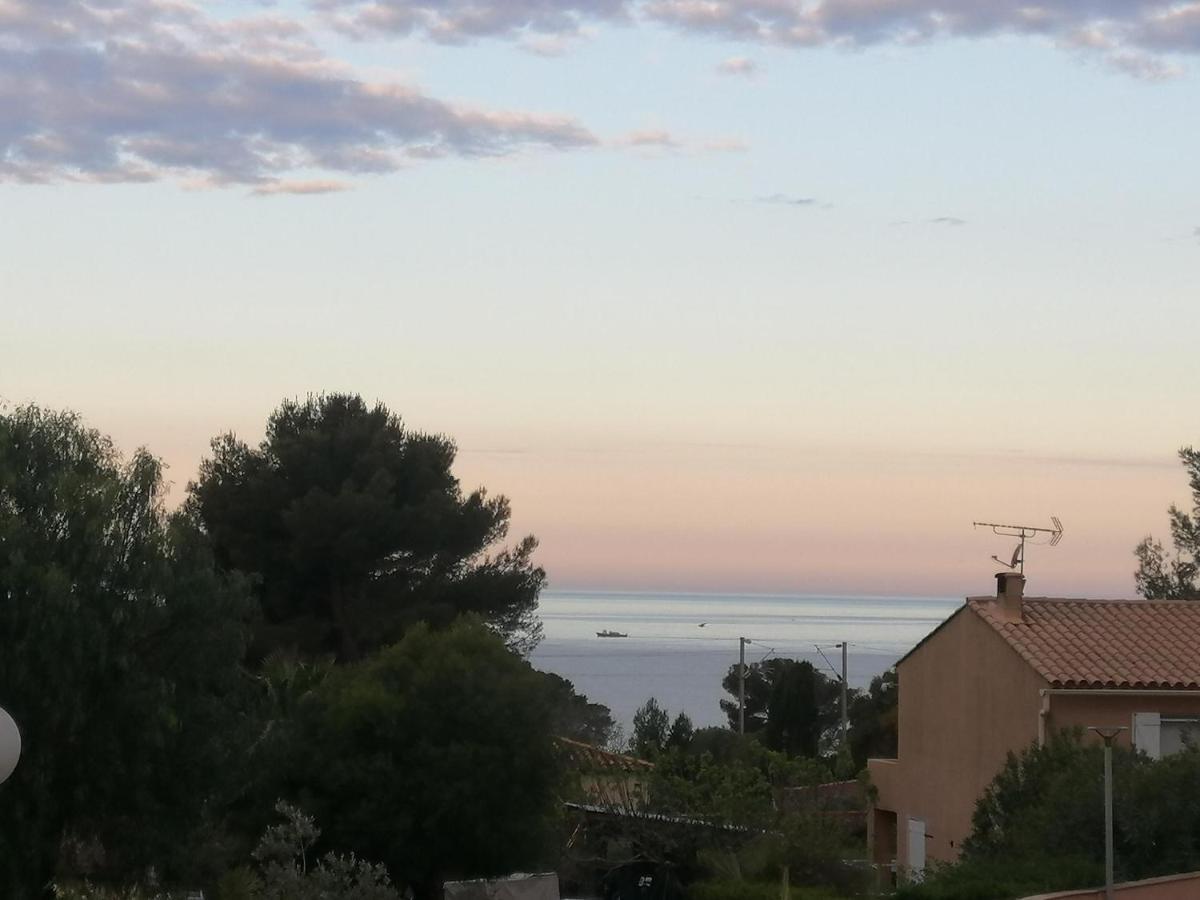 Sanary Les Gorguettes, Studio Avec Terrasse Vue Mer, A 10 Min A Pieds De La Plage Dış mekan fotoğraf